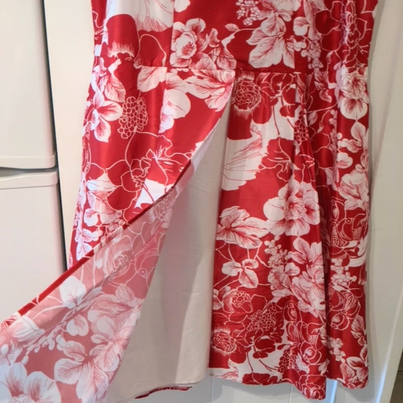 Red & white tropical/floral print sleeveless dress - Picture 6 of 12